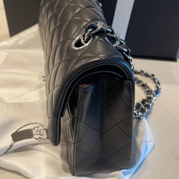 CHANEL CLASSIC FLAP MEDIUM Lambskin Black Silver Hardware 2021 With Chip - Picture 5 of 11